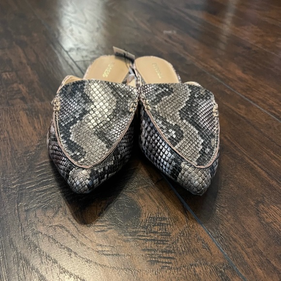 Express flat shoes - Picture 4 of 4